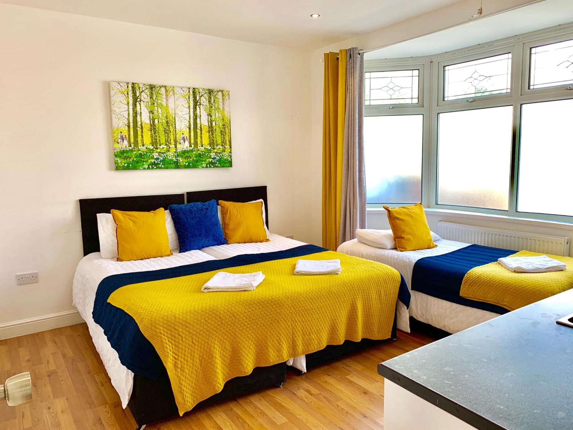 London Studio Apartments, Private Bathrooms And Parking อิลฟอร์ด ภายนอก รูปภาพ