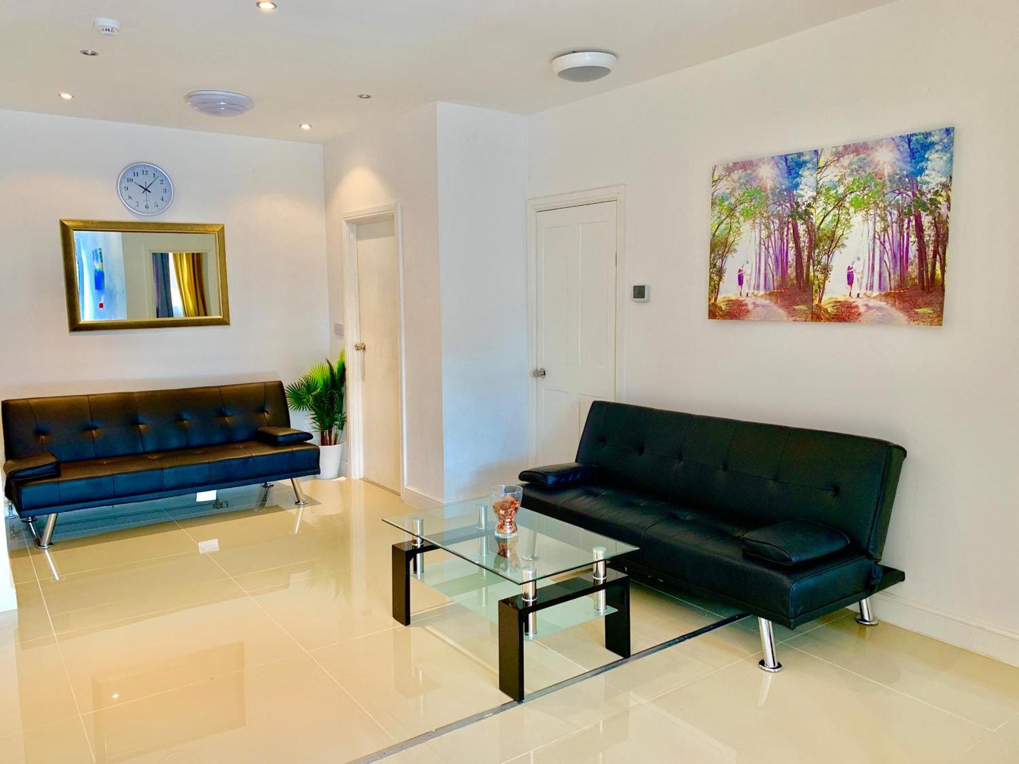 London Studio Apartments, Private Bathrooms And Parking อิลฟอร์ด ภายนอก รูปภาพ