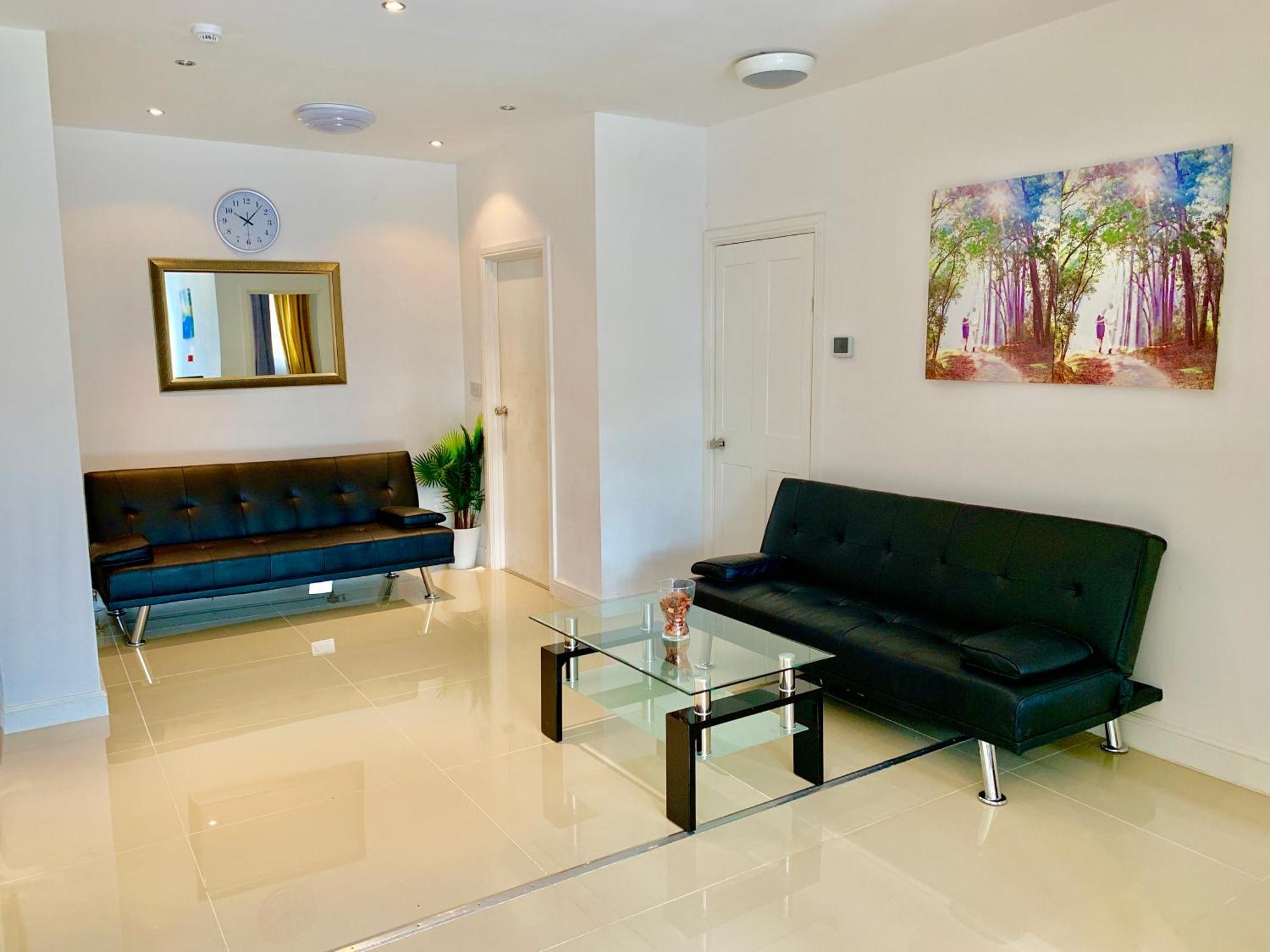 London Studio Apartments, Private Bathrooms And Parking อิลฟอร์ด ภายนอก รูปภาพ