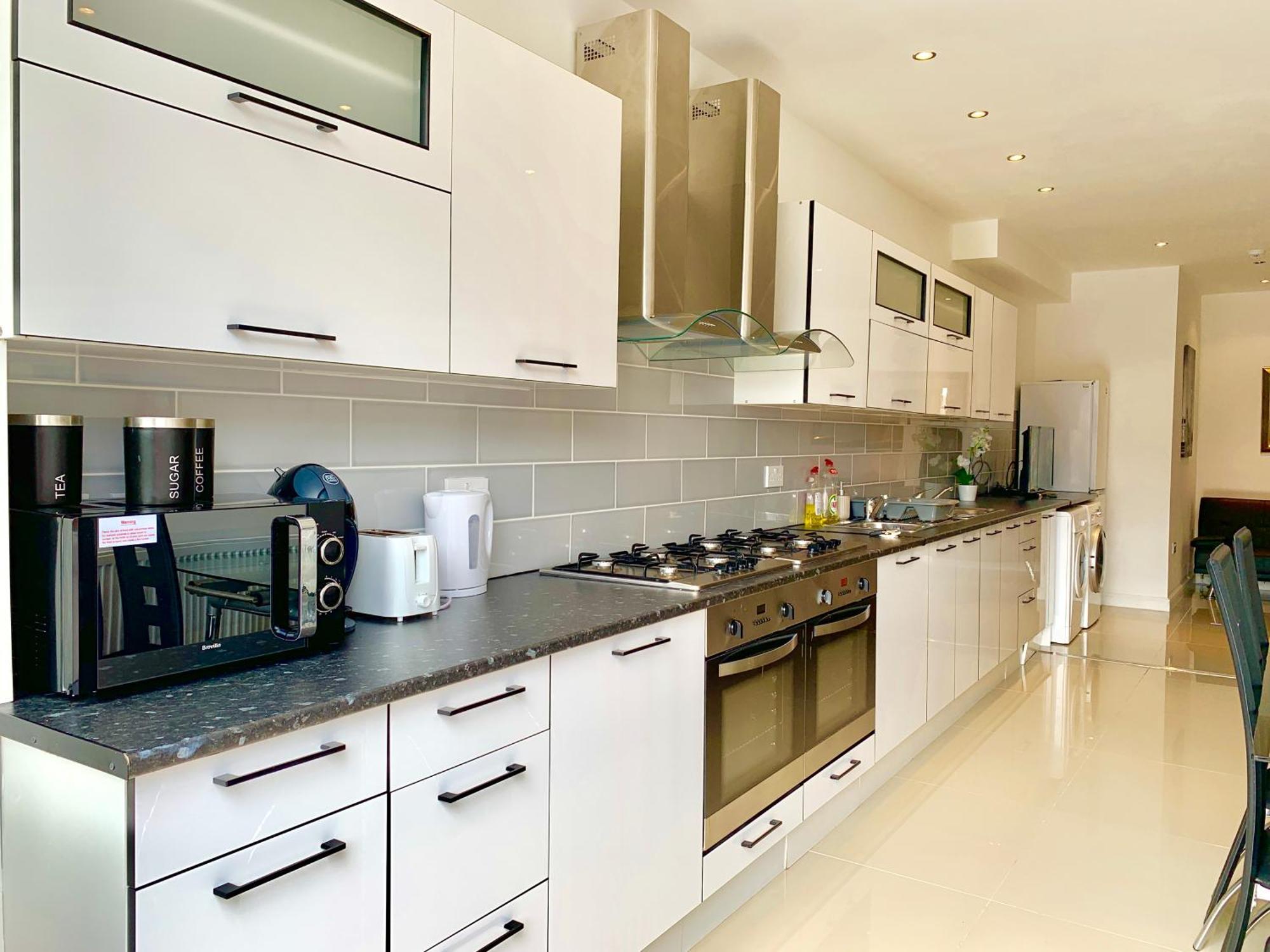 London Studio Apartments, Private Bathrooms And Parking อิลฟอร์ด ภายนอก รูปภาพ