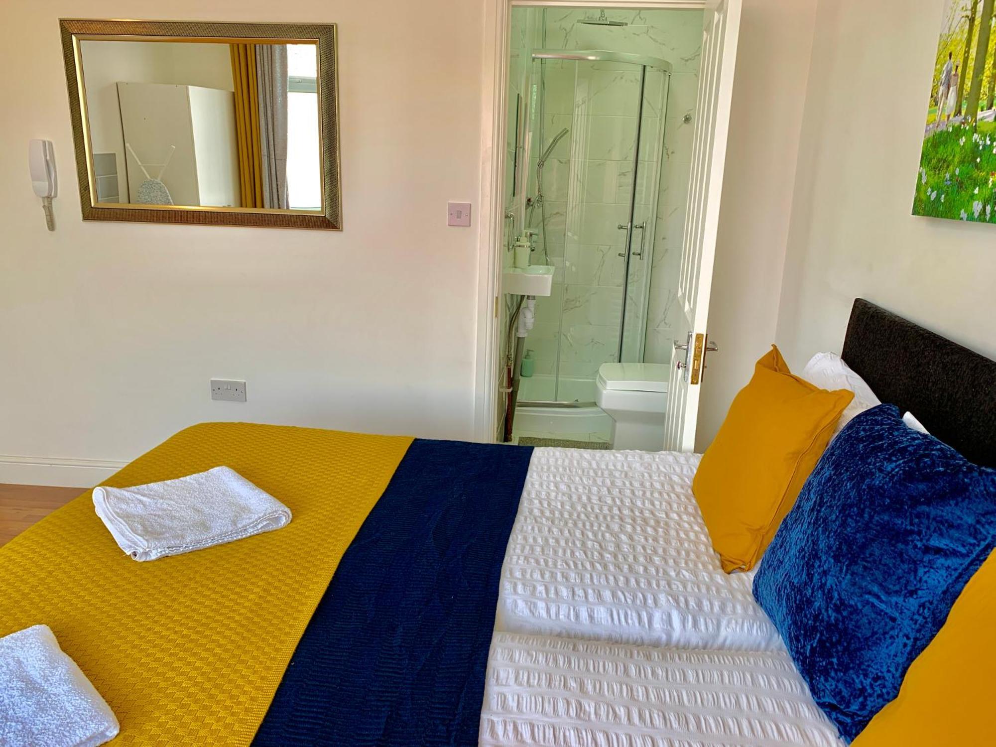 London Studio Apartments, Private Bathrooms And Parking อิลฟอร์ด ภายนอก รูปภาพ