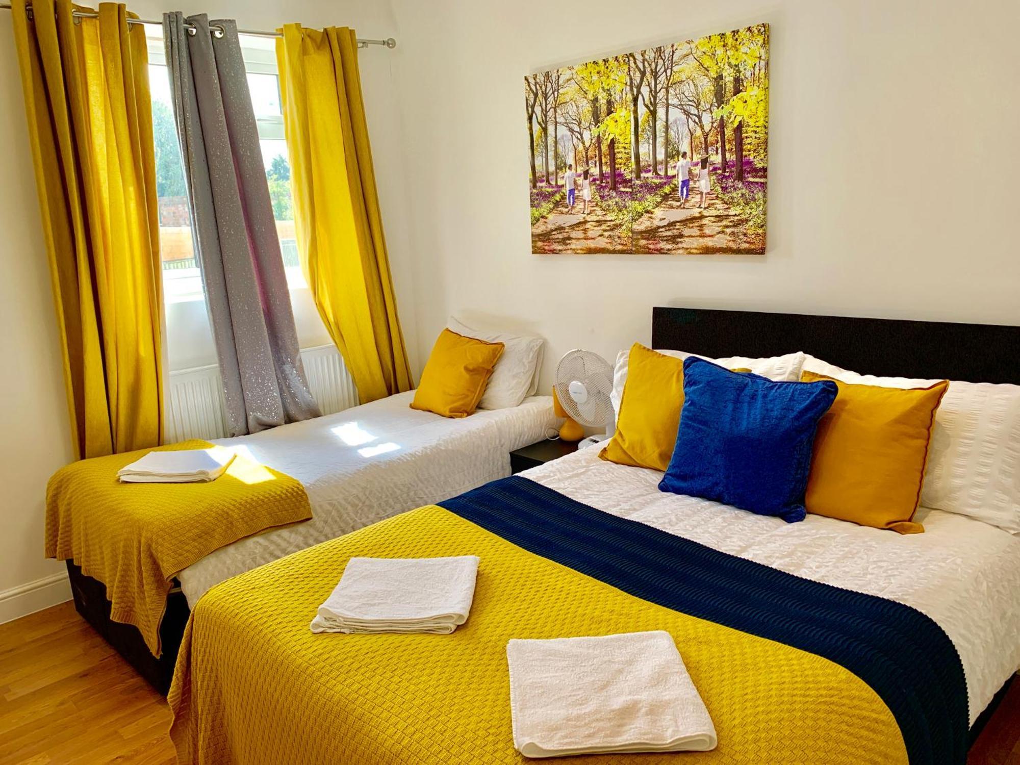 London Studio Apartments, Private Bathrooms And Parking อิลฟอร์ด ภายนอก รูปภาพ