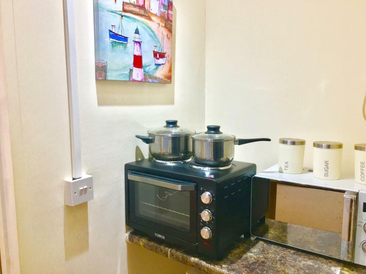 London Studio Apartments, Private Bathrooms And Parking อิลฟอร์ด ภายนอก รูปภาพ