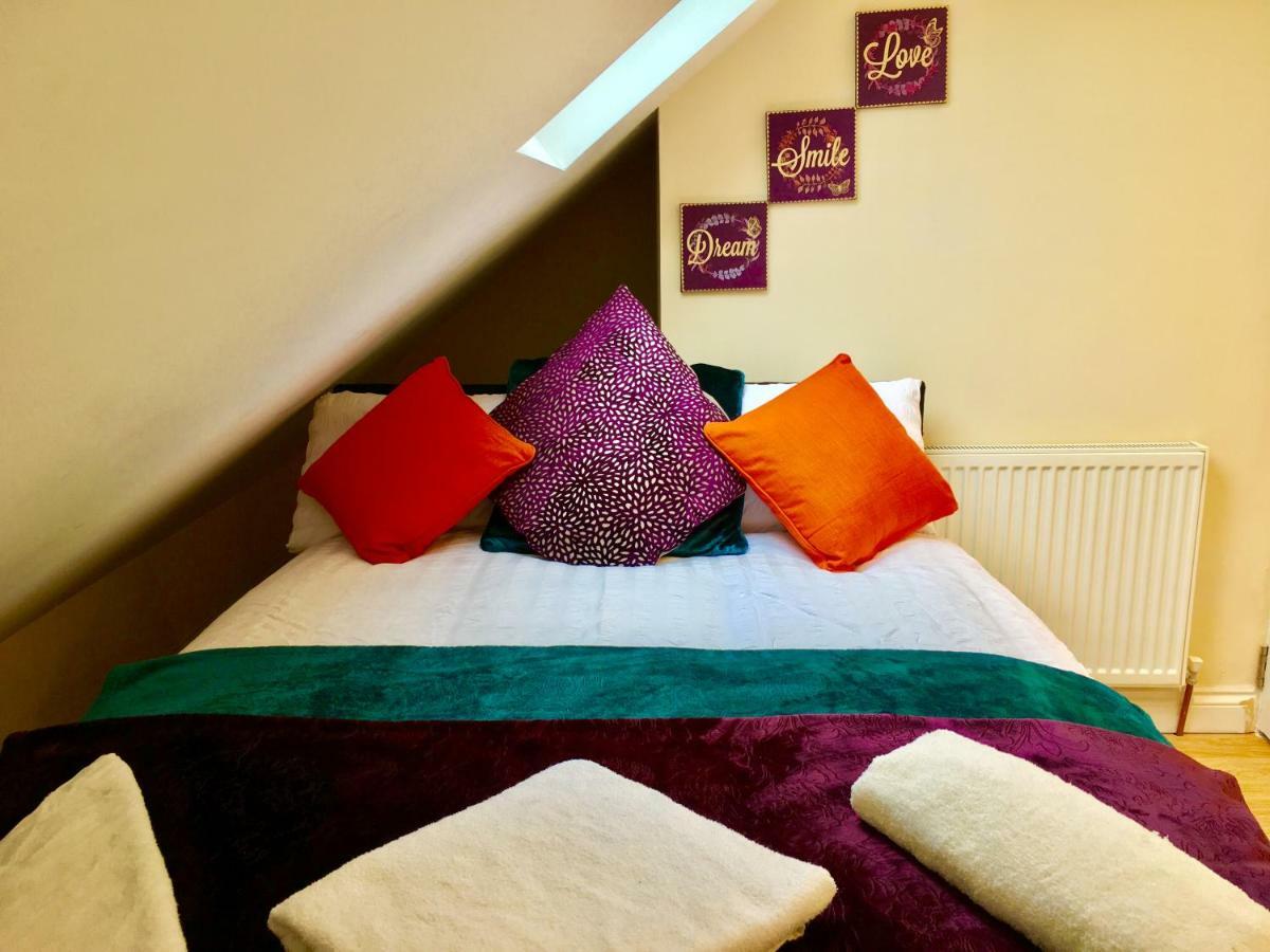 London Studio Apartments, Private Bathrooms And Parking อิลฟอร์ด ภายนอก รูปภาพ