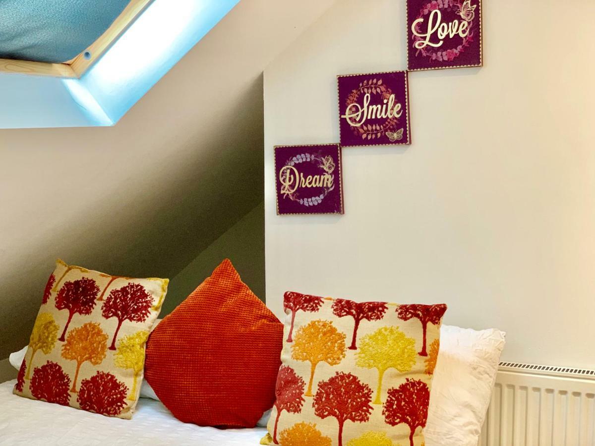 London Studio Apartments, Private Bathrooms And Parking อิลฟอร์ด ภายนอก รูปภาพ