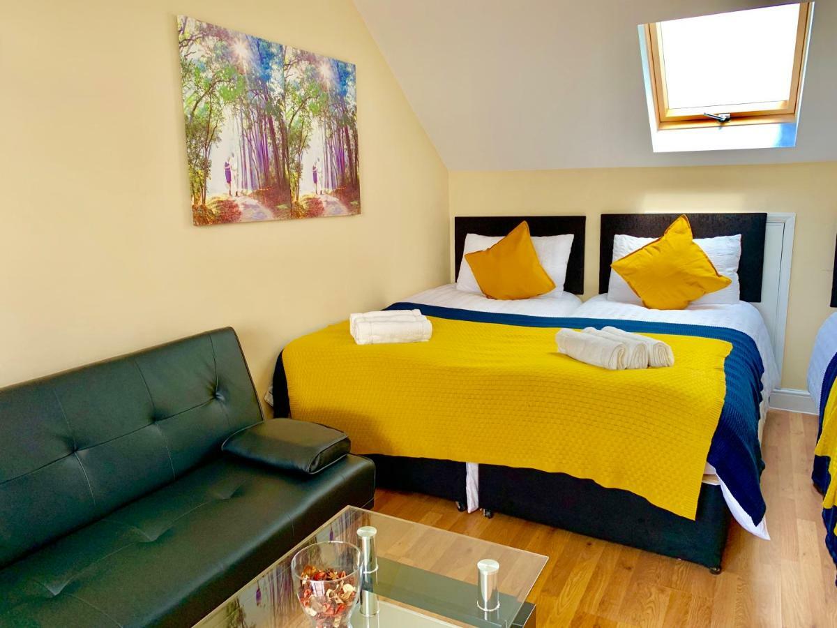 London Studio Apartments, Private Bathrooms And Parking อิลฟอร์ด ภายนอก รูปภาพ