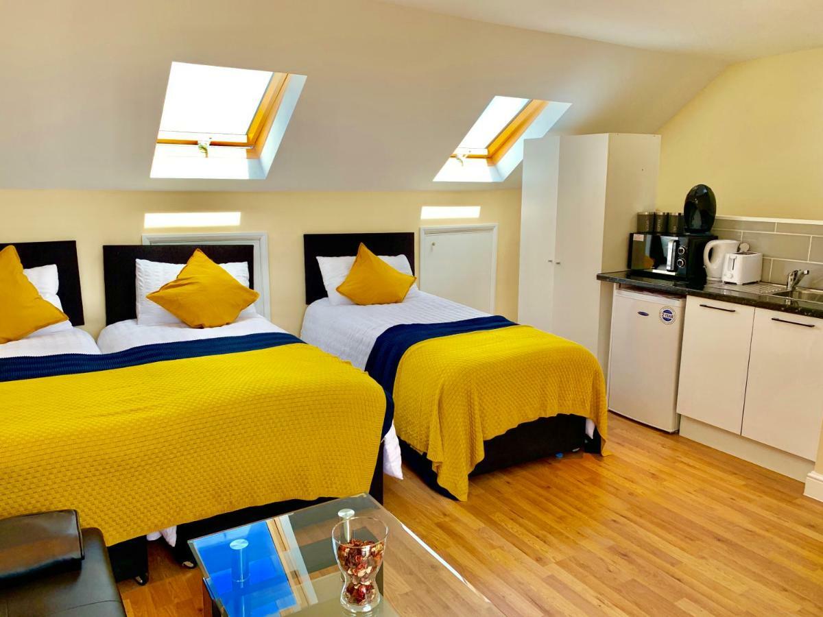 London Studio Apartments, Private Bathrooms And Parking อิลฟอร์ด ภายนอก รูปภาพ