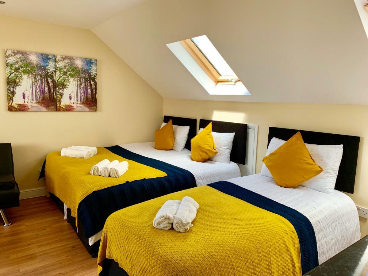 London Studio Apartments, Private Bathrooms And Parking อิลฟอร์ด ภายนอก รูปภาพ
